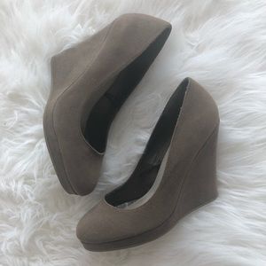 Grey wedge heels